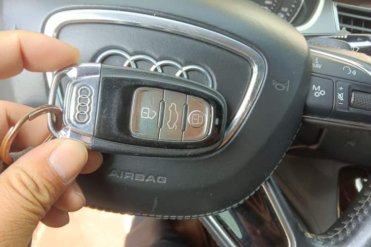 Used Audi A8 2014 A8L 45 TFSI quattro Luxury Model Vehicle Key