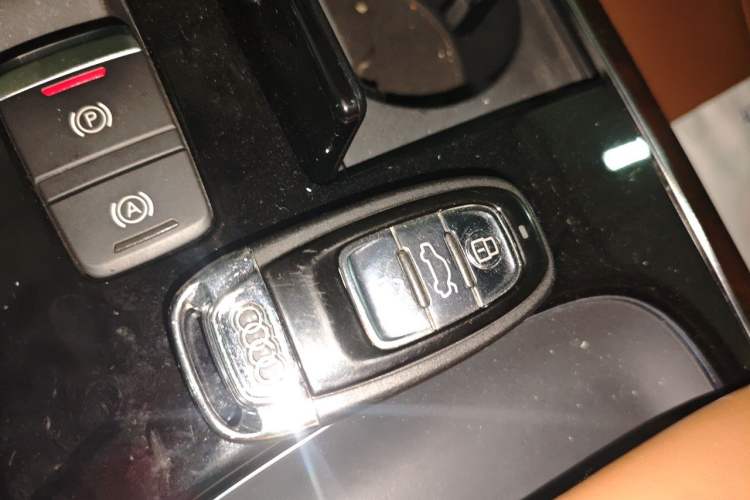 Used Audi A8 2014 A8L 45 TFSI quattro Luxury Model Vehicle Key