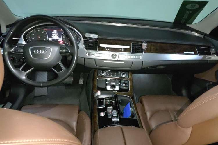 Used Audi A8 2014 A8L 45 TFSI quattro Comfort model Center Console