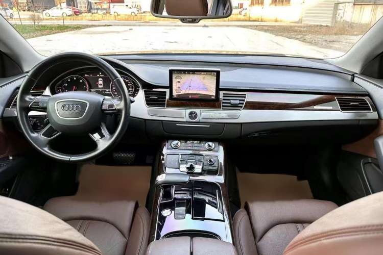 Used Audi A8 2014 A8L 45 TFSI quattro Comfort model Center Console