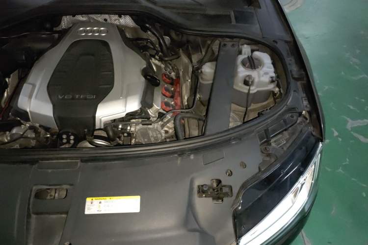 Used Audi A8 2014 A8L 45 TFSI quattro Comfort model Engine Bay Left
