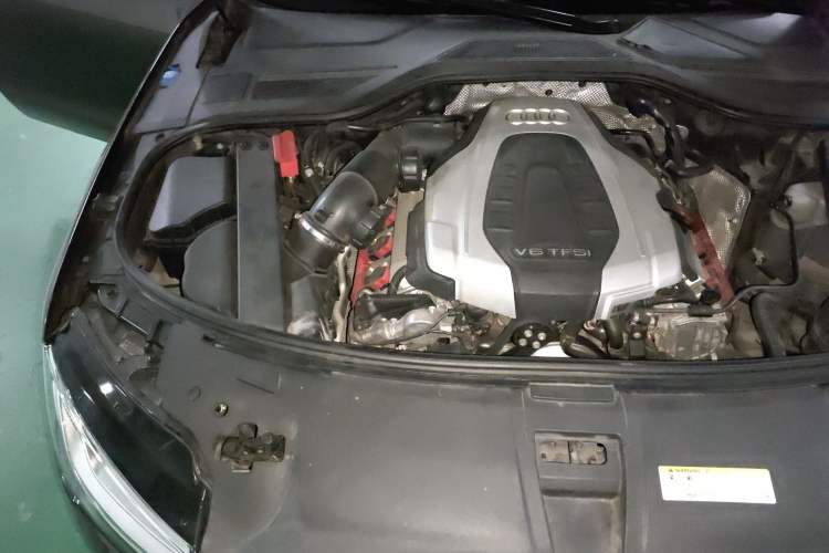 Used Audi A8 2014 A8L 45 TFSI quattro Comfort model Engine Bay Right