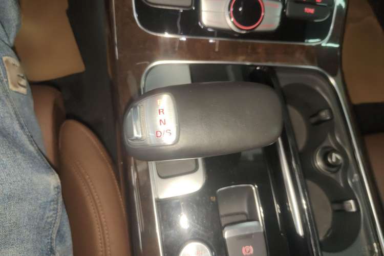 Used Audi A8 2014 A8L 45 TFSI quattro Comfort model Gear Lever