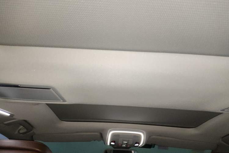 Used Audi A8 2014 A8L 45 TFSI quattro Comfort model Headliner
