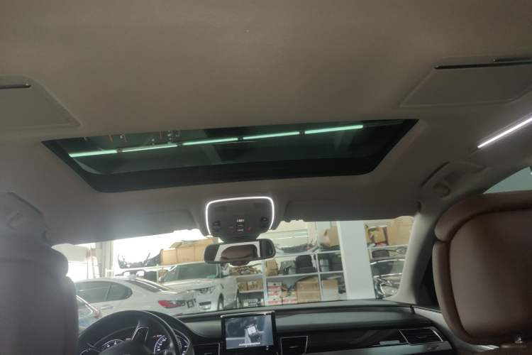 Used Audi A8 2014 A8L 45 TFSI quattro Comfort model Headliner