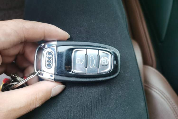 Used Audi A8 2014 A8L 45 TFSI quattro Comfort model Interior 1