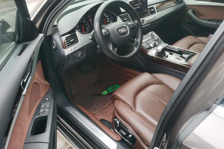 Used Audi A8 2014 A8L 45 TFSI quattro Comfort model Interior 3