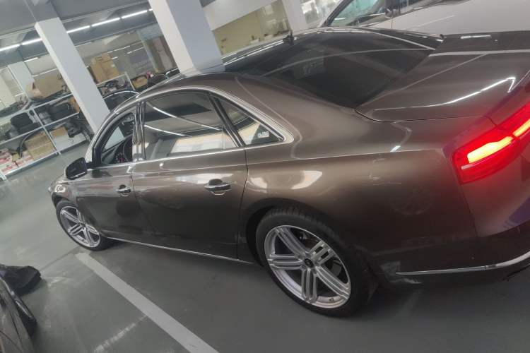 Used Audi A8 2014 A8L 45 TFSI quattro Comfort model Left Side