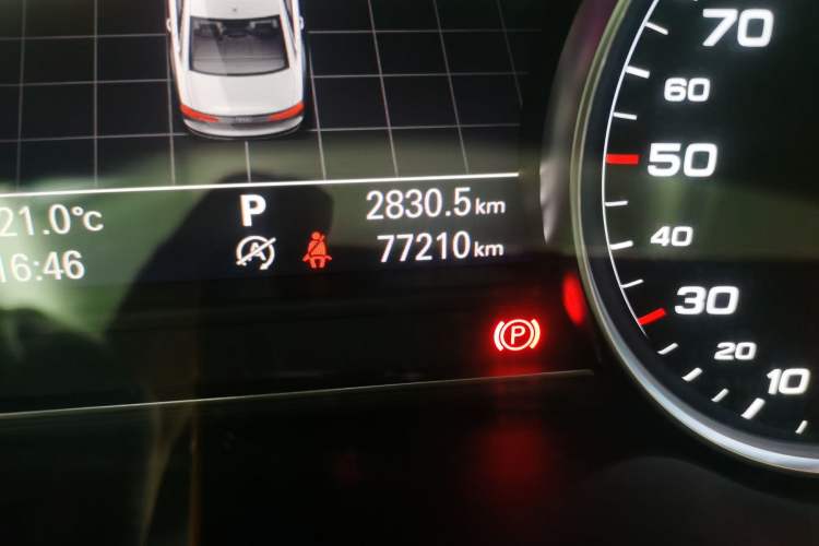 Used Audi A8 2014 A8L 45 TFSI quattro Comfort model Odometer Close Up