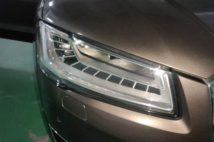 Used Audi A8 2014 A8L 45 TFSI quattro Comfort model Right Front Headlight