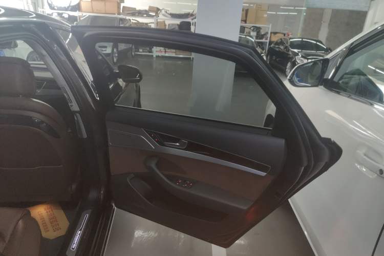 Used Audi A8 2014 A8L 45 TFSI quattro Comfort model Right Rear Door Interior