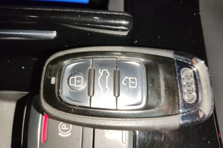 Used Audi A8 2014 A8L 45 TFSI quattro Comfort model Vehicle Key