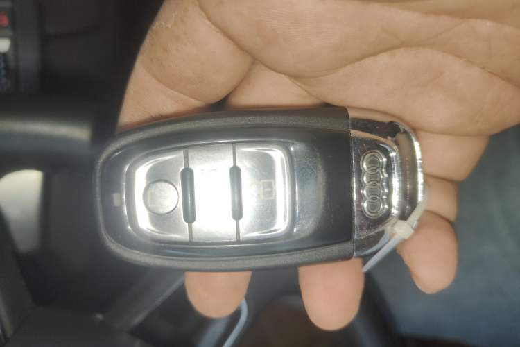 Used Audi A8 2014 A8L 45 TFSI quattro Comfort model Vehicle Key