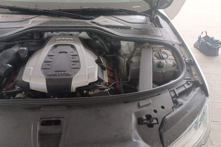 Used Audi A8 2014 A8L 45 TFSI quattro Comfort model Engine Bay Left