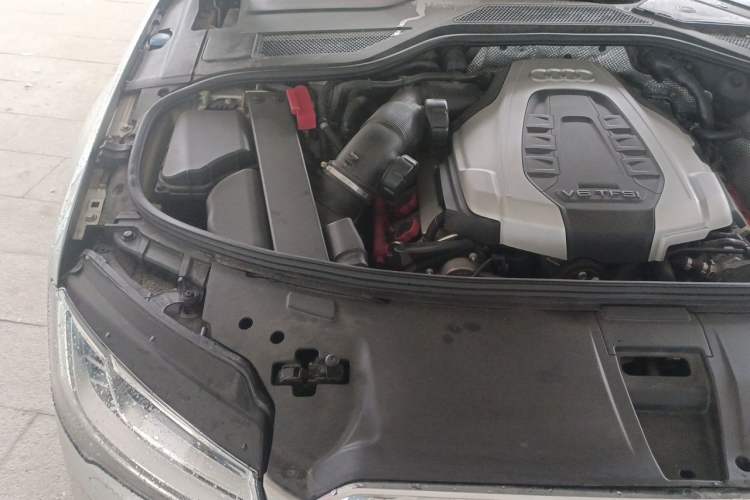 Used Audi A8 2014 A8L 45 TFSI quattro Comfort model Engine Bay Right