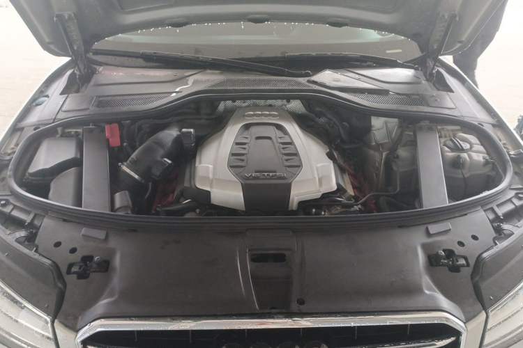 Used Audi A8 2014 A8L 45 TFSI quattro Comfort model Engine Bay