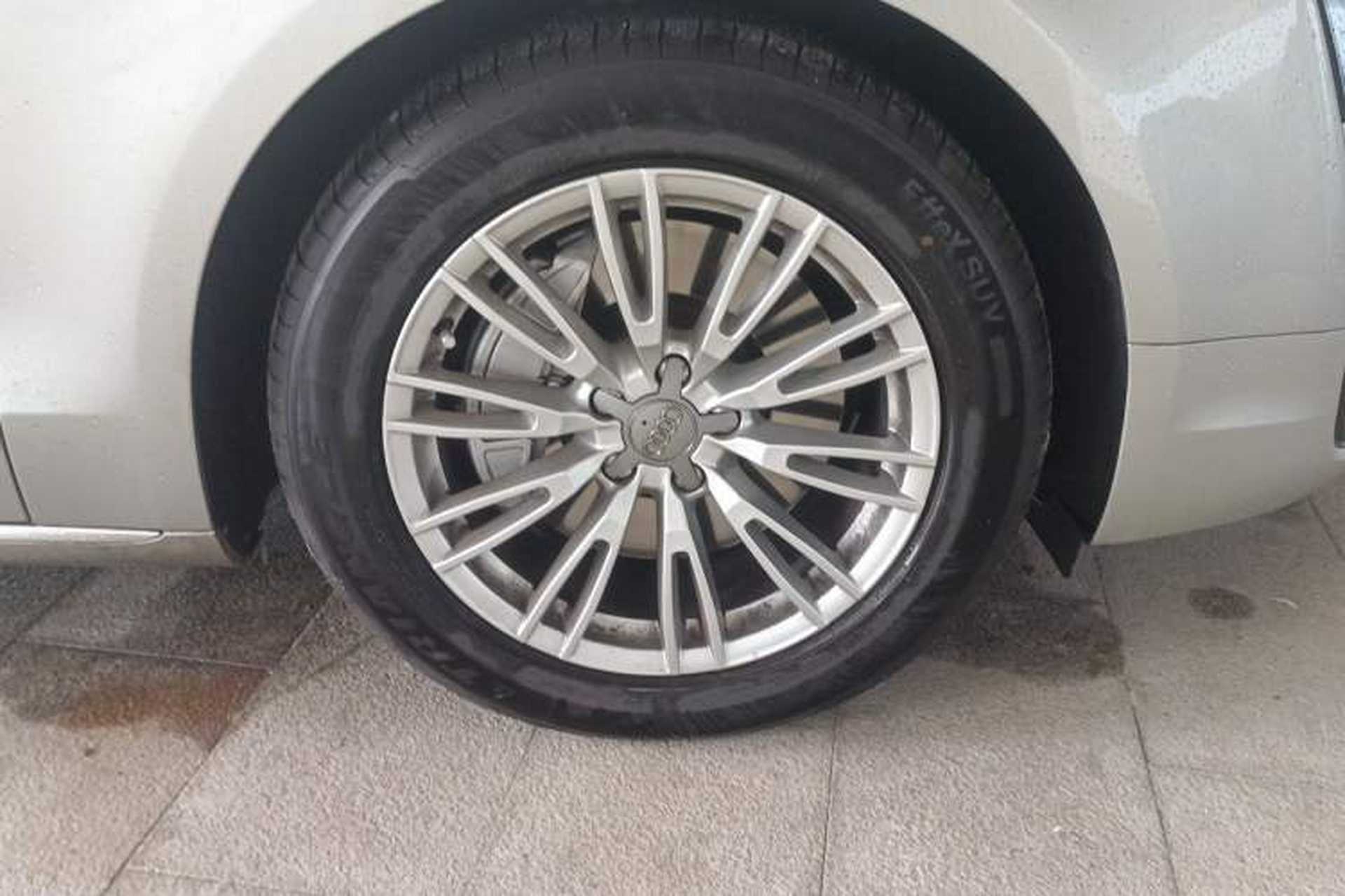 Used Audi A8 2014 A8L 45 TFSI quattro Comfort model Right Front Wheel Hub