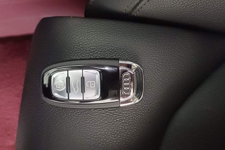 Used Audi A8 2014 A8L 45 TFSI quattro Comfort model Vehicle Key