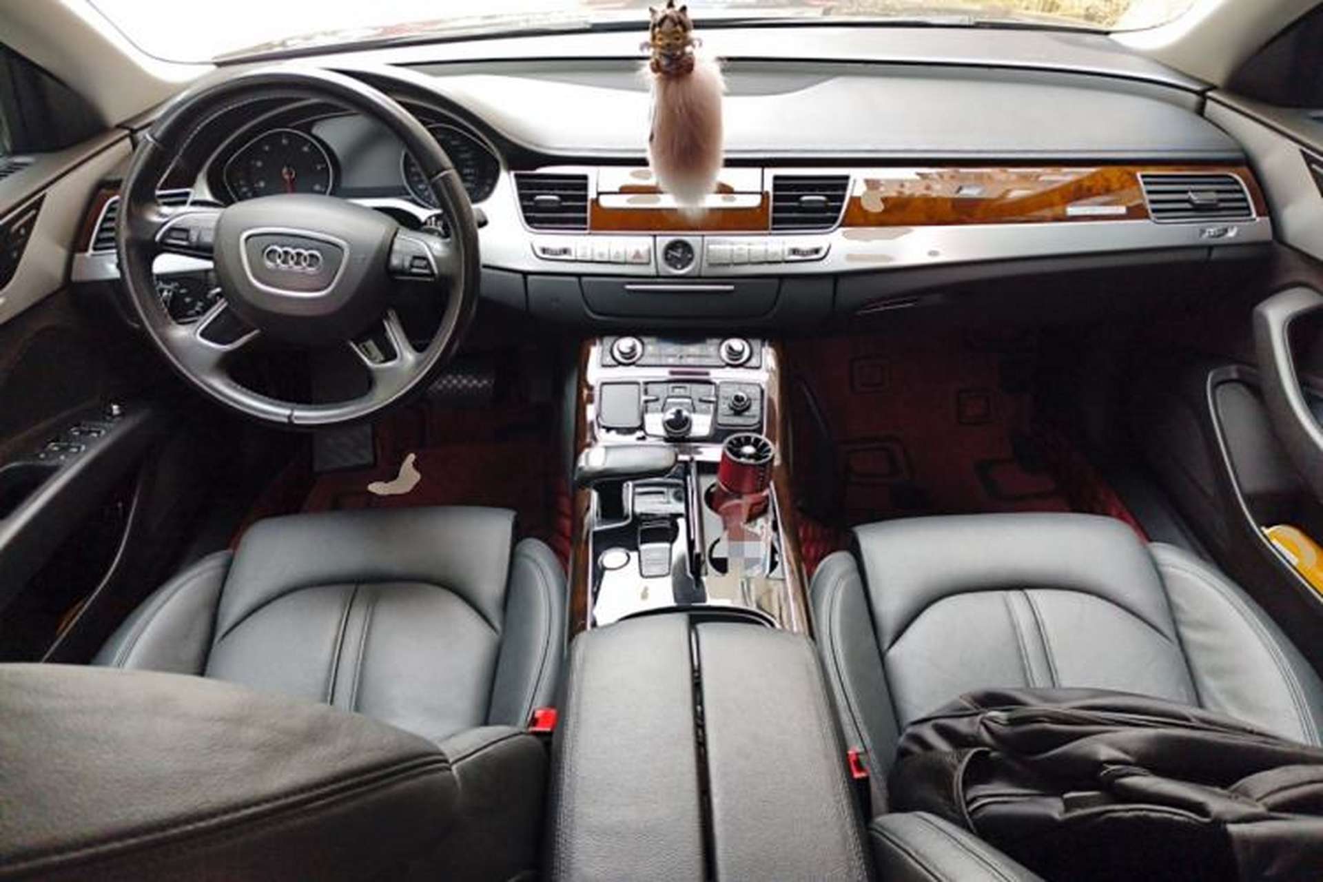 Used Audi A8 2014 A8L 45 TFSI quattro Comfort model Center Console