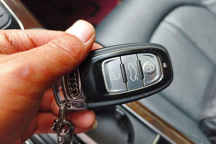 Used Audi A8 2014 A8L 45 TFSI quattro Comfort model Vehicle Key