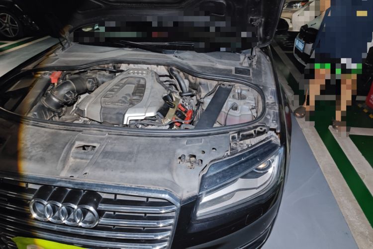 Used Audi A8 2014 A8L 45 TFSI quattro Comfort model Engine Bay Left