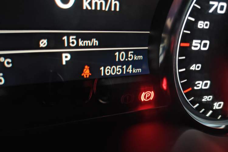 Used Audi A8 2014 A8L 45 TFSI quattro Comfort model Odometer Close Up