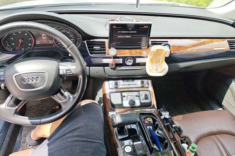Used Audi A8 2014 A8L 45 TFSI quattro Comfort model Center Console