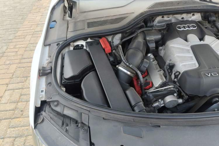 Used Audi A8 2014 A8L 45 TFSI quattro Comfort model Engine Bay Right