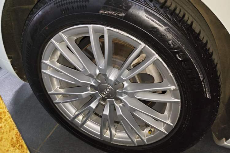 Used Audi A8 2014 A8L 45 TFSI quattro Comfort model Exterior 5