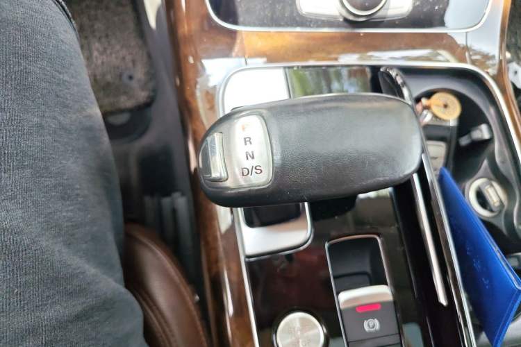 Used Audi A8 2014 A8L 45 TFSI quattro Comfort model Gear Lever