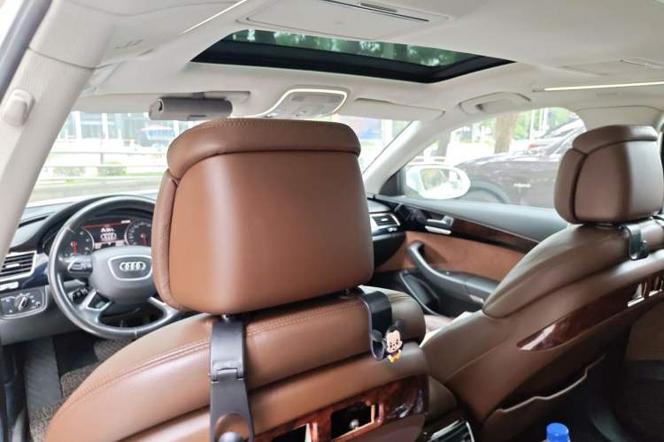 Used Audi A8 2014 A8L 45 TFSI quattro Comfort model Headliner
