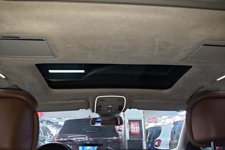 Used Audi A8 2014 A8L 45 TFSI quattro Comfort model Headliner