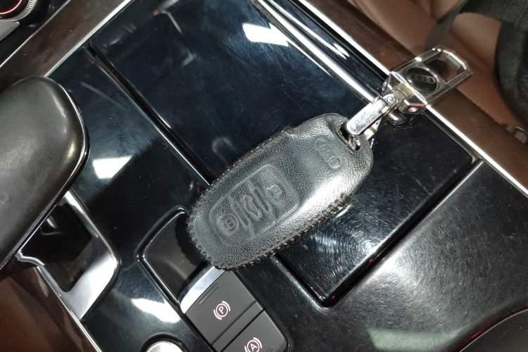Used Audi A8 2014 A8L 45 TFSI quattro Comfort model Interior 1