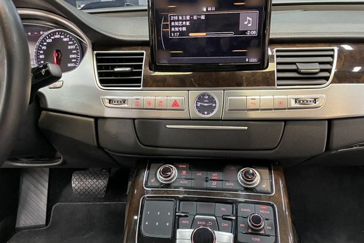 Used Audi A8 2014 A8L 45 TFSI quattro Comfort model Interior 3