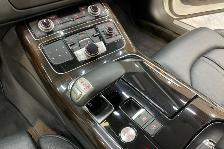 Used Audi A8 2014 A8L 45 TFSI quattro Comfort model Interior 4