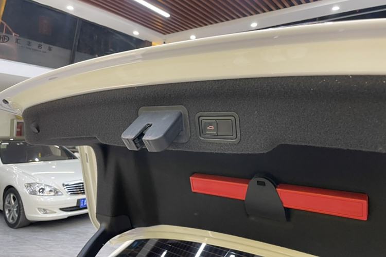 Used Audi A8 2014 A8L 45 TFSI quattro Comfort model Interior 8