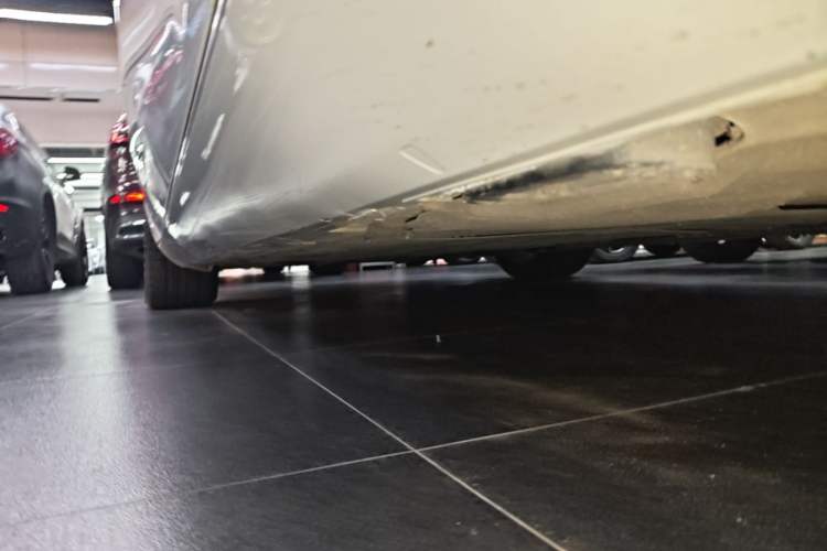 Used Audi A8 2014 A8L 45 TFSI quattro Comfort model Left Side Sill