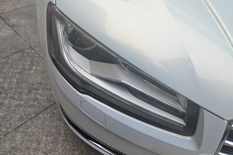 Used Audi A8 2014 A8L 45 TFSI quattro Comfort model Right Front Headlight