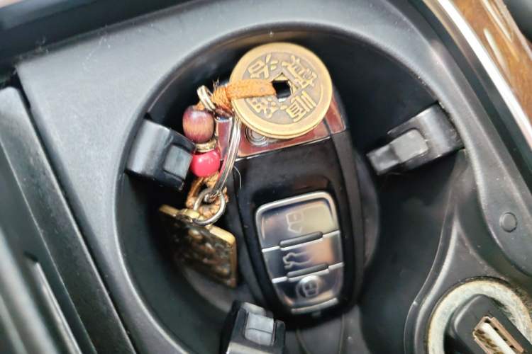 Used Audi A8 2014 A8L 45 TFSI quattro Comfort model Vehicle Key
