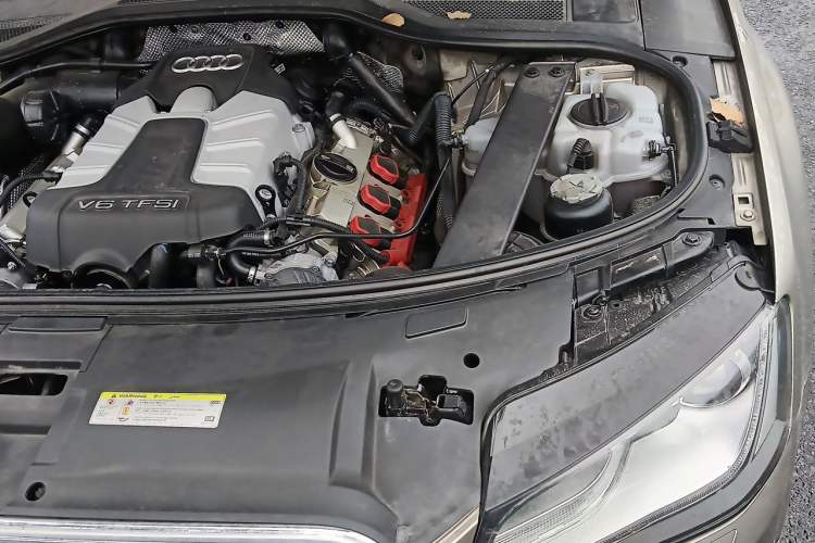 Used Audi A8 2014 A8L 45 TFSI quattro Comfort model Engine Bay Left