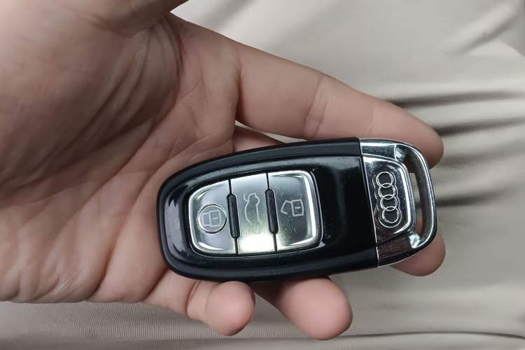 Used Audi A8 2014 A8L 45 TFSI quattro Comfort model Vehicle Key