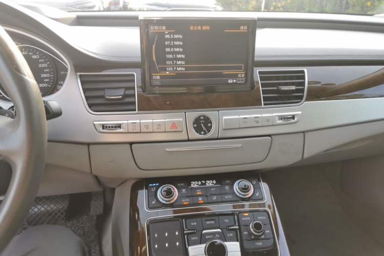 Used Audi A8 2016 A8L 6.3 FSI W12 quattro flagship model Audio And AC Panel