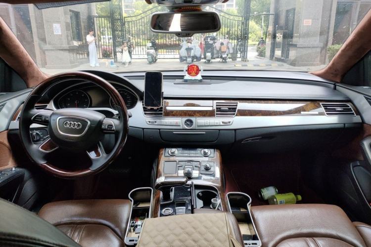 Used Audi A8 2016 A8L 45 TFSI quattro Luxury Edition Center Console