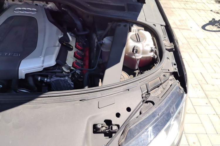 Used Audi A8 2016 A8L 45 TFSI quattro Comfort model Engine Bay Left