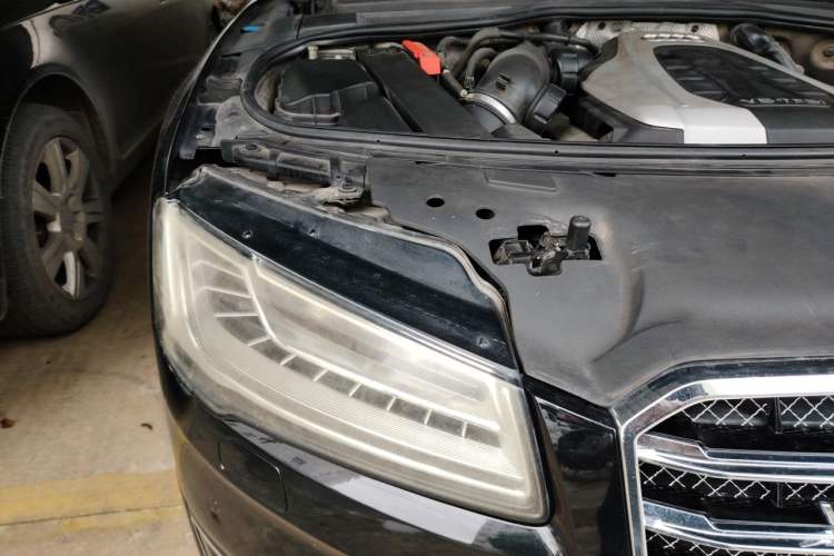 Used Audi A8 2016 A8L 45 TFSI quattro Comfort model Engine Bay Right