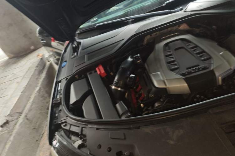 Used Audi A8 2016 A8L 45 TFSI quattro Comfort model Engine Bay Right