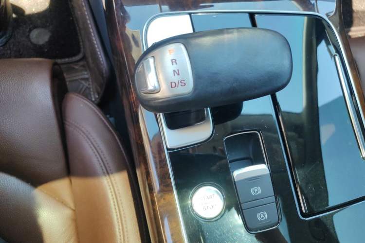 Used Audi A8 2016 A8L 45 TFSI quattro Comfort model Gear Lever