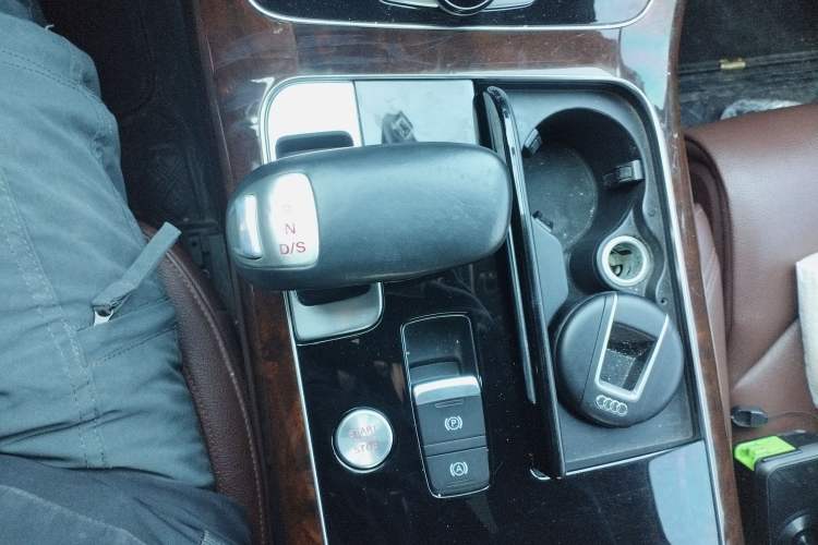 Used Audi A8 2016 A8L 45 TFSI quattro Comfort model Gear Lever