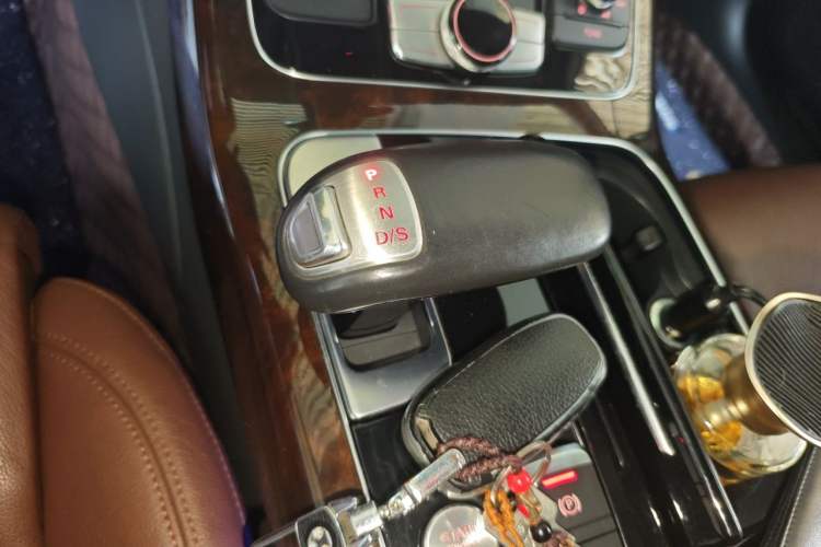 Used Audi A8 2016 A8L 45 TFSI quattro Comfort model Gear Lever