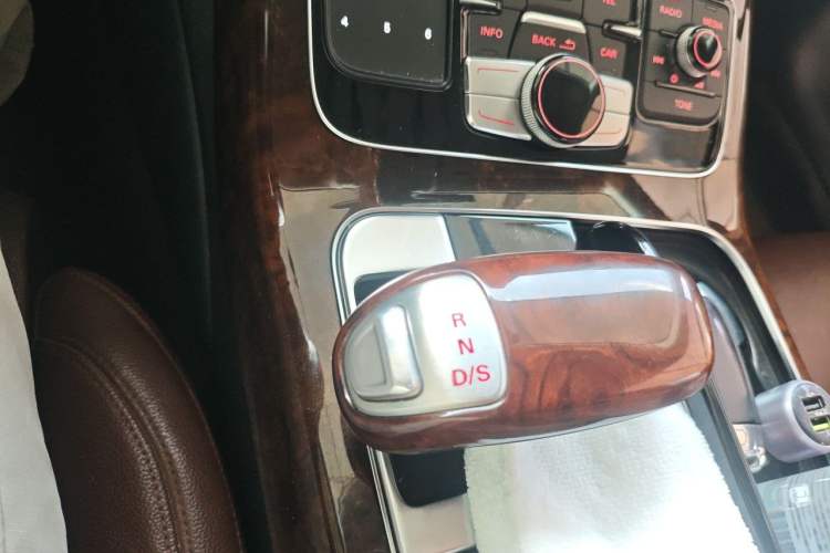 Used Audi A8 2016 A8L 45 TFSI quattro Comfort model Gear Lever